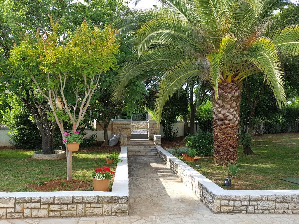 Villa Rosa With Yard And Children'S Playground Тар Экстерьер фото