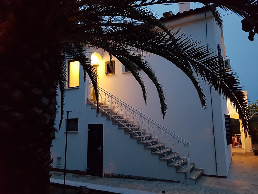 Villa Rosa With Yard And Children'S Playground Тар Экстерьер фото